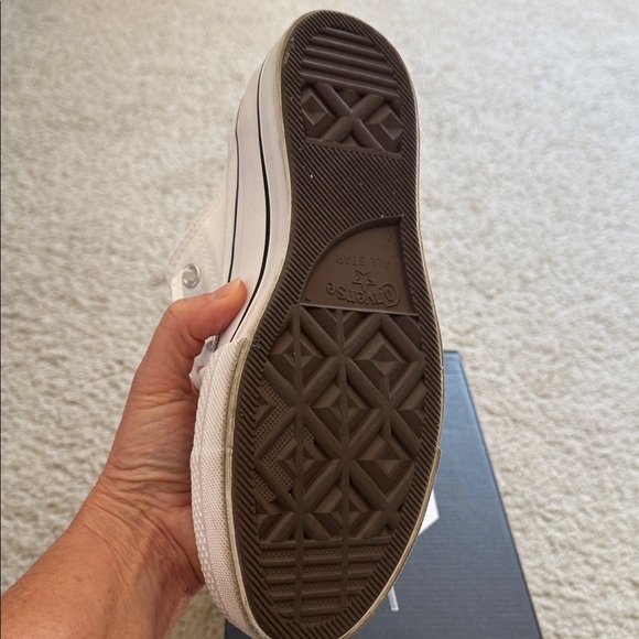 Converse White Low-Top Sneakers - Picture 7 of 8